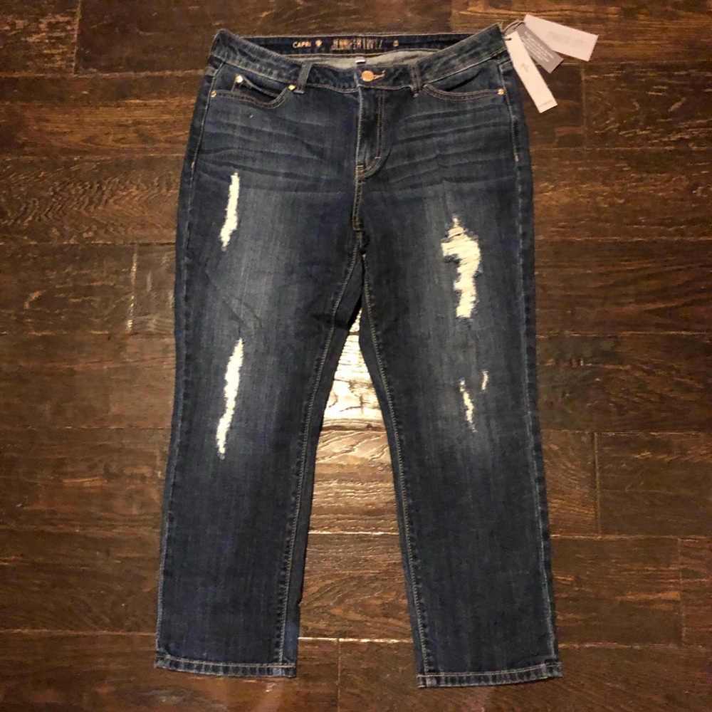 Jennifer Lopez, ripped midrise boyfriend capri jean Size 10 distressed, New